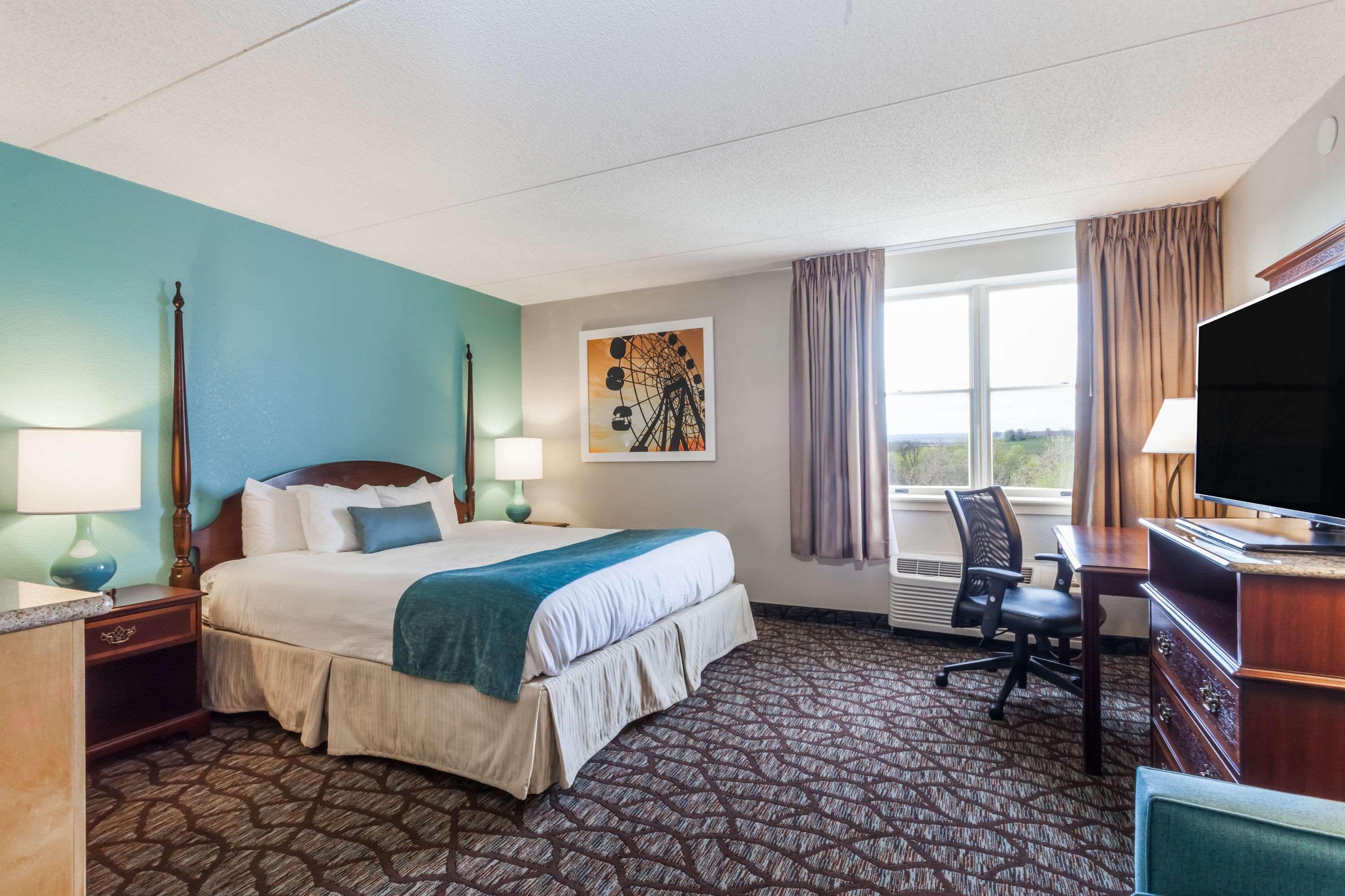 Days Hotel 3*